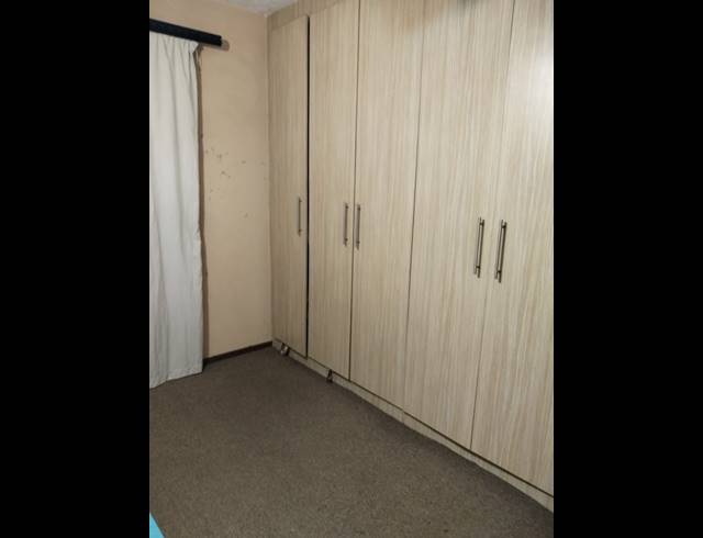 2 BEDROOM APARTMENT FOR SALE IN GLEN MARAIS
